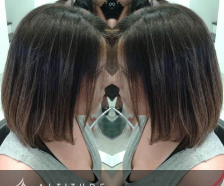 Castanhos iluminados, ombré em cabelo curto/médio, por Diego, no salão Altitude.