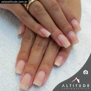 Unhas de gel naturais