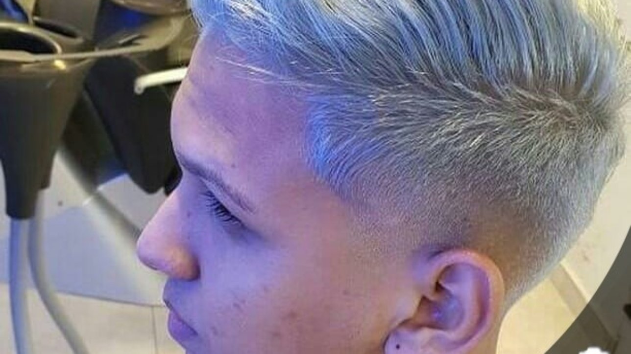 corte de cabelo masculino platinado