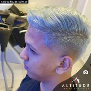 Cabelo masculino platinado