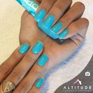 Unha azul