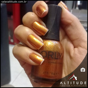 Unhas com esmalte importado ORLY