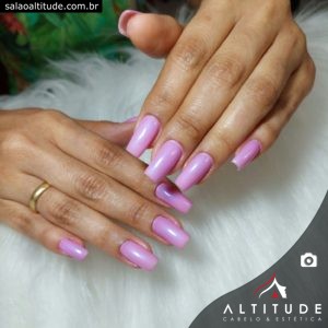 Unhas de gel rosas