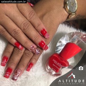 Unhas de gel decoradas