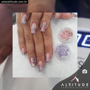 Unhas encapsuladas com gel